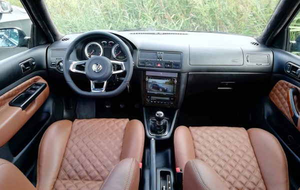 Retrofit Volan De Golf 7 Montat Pe Golf 4