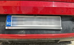 instalare-camera-marsarier-seat-leon-5f-2018-montare-camera-spate-originala-seat-leon-09