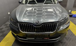 instalare-camera-spate-senzori-parcare-fata-skoda-superb-3-2016-originali-bucuresti-2