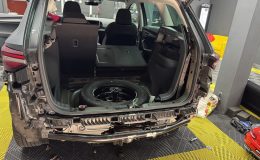 instalare-cui-carlig-remorcare-tractare-electric-skoda-karoq-2023-original-04